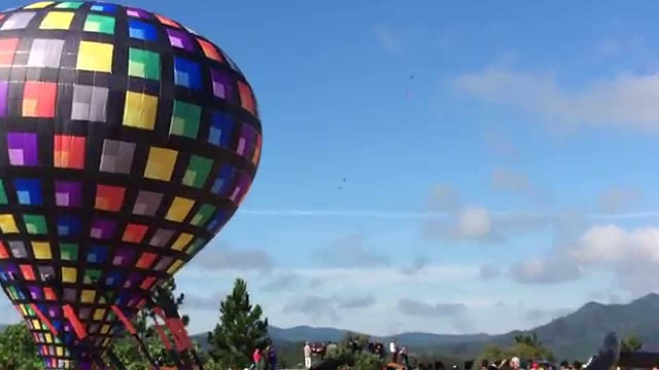 Linha Verde alerta para incidência de balões no céu no Dia da Mães